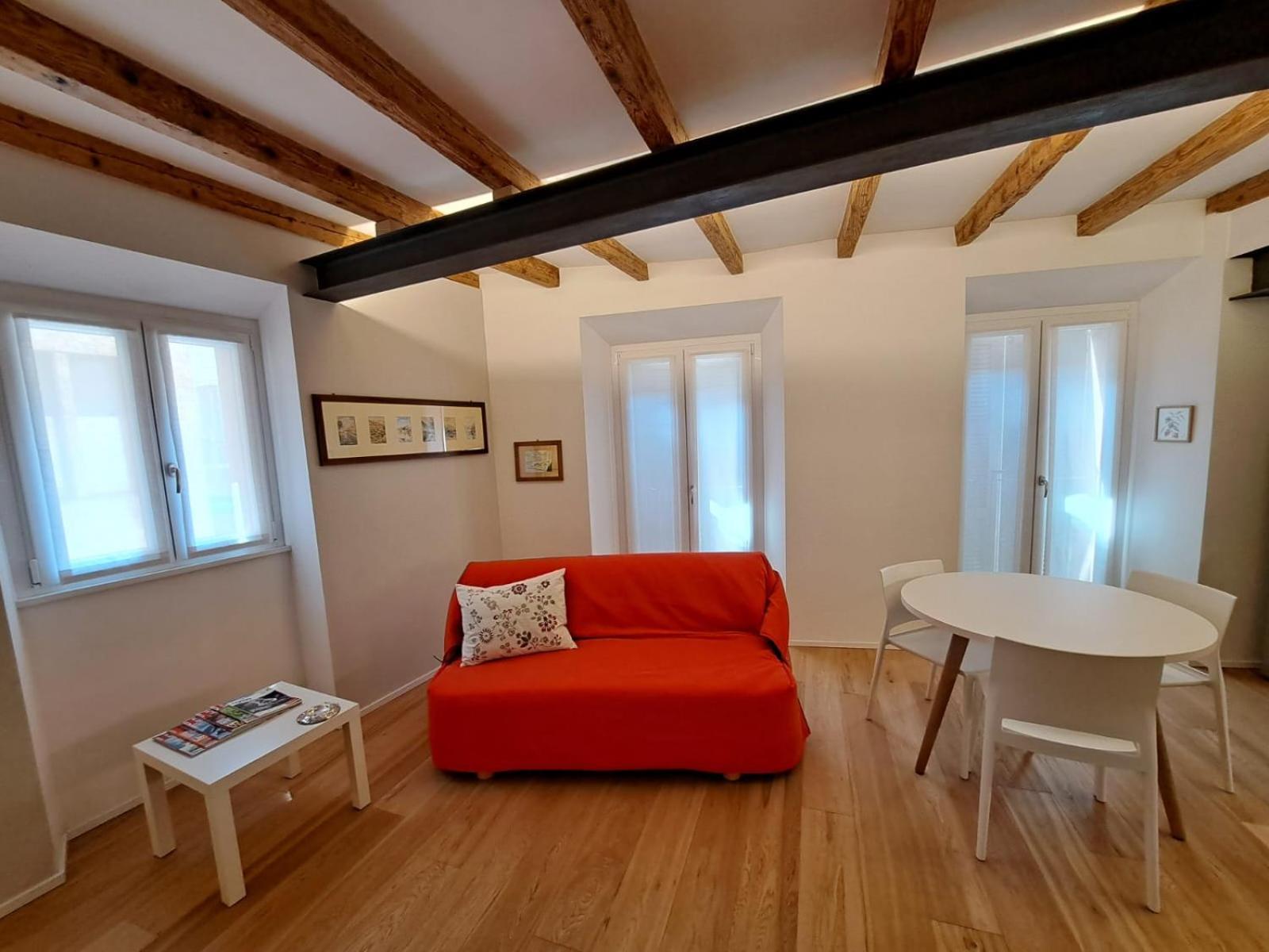 Casa Rosada Apartment Como